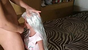 Pappa lot vennen bruke min petite 18+ munn til intens dukkelek i HD