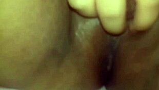 巨大阴蒂摩擦到高潮的极致特写自慰