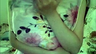 linh xinh teases pink butterfly on webcam