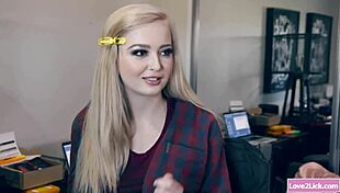 Teen Babe Facesits Sexy Latina Friend in Lesbian Scissoring