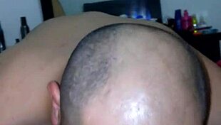 Amateur masturbates skillfully with detailed close up