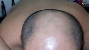 Amateur masturbates skillfully with detailed close up