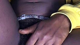 watch me play with my juicy pussy 😏