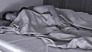 Sticking Dick Into Wife's Pussy Early Morning For Best Wake Up!