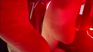 Kompilasi sexting dominatrix dengan tetek besar dan penghinaan