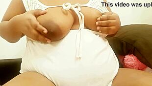 Andhra sexy girl shows off her big boobs.