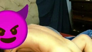 I Masturbate With My Fingers