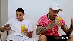 maloqueiro sucks his friend's big cock in bareback anal fun 😏