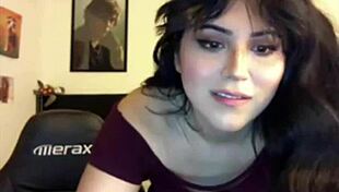 Hot Chubby Tranny Beats Her Meat And Chills