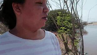 Horny Latina on the beach saw me and went for it right away!