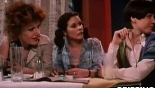 可愛い体操美女たちの熱いアナル乱交アクション