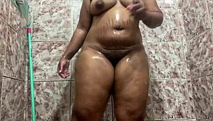 Morena Dances Funk Sensually While Bathing, Feeling Sexy Emotions