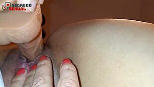 Close-Up Pussy Valentina Chili Toy Penis Creampie!