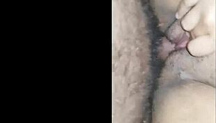 Man, this gordinha safada knows how to work it for cash! 🔥💦