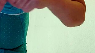 laly prin enjoys her pink dildo and big tits in amateur masturbation