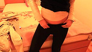 'my friend loreta is masturbating and twerking'