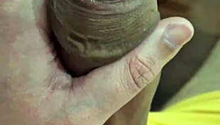 Big dick cumming in exotic bisexual session