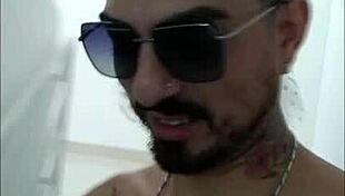 me and lunna vaz fucked on the balcony during the party 😏