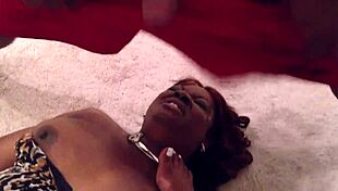 Oh wow, Lisa Rivera and Poizon Ivy are doing superhot foot fetish!