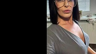 do you like short haired mistress better 😏