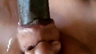 Evie Delivers Super Soaker Blowjob to Druffbandit