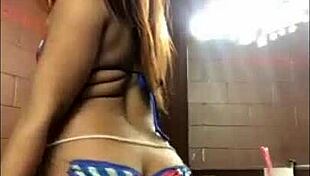 Big ass ebony twerking with dancing.