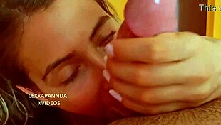 Hermanastra de ojos verdes me hace una mamada increible con deepthroat