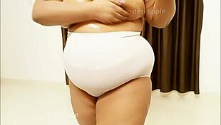 I'm watching this Uttarakhand maid showing off her naked body