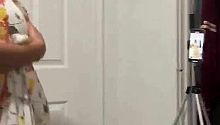 anna maria teases fans with big tits backstage