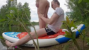He fucked me doggystyle during an outdoor river trip - amateur couple sex 😍