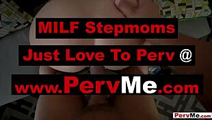 Mama vitregă cu sâni mari se poartă pervers cu sex POV și muie