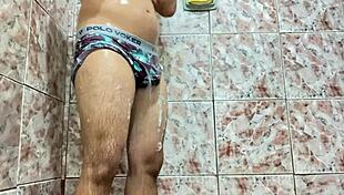 Foque De Pau Duro Tirando A Cueca