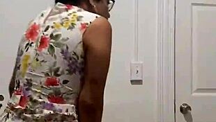 anna maria teases fans with big tits backstage