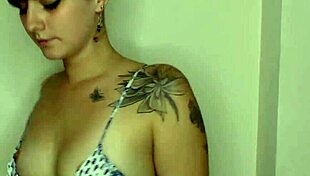 big tits brunette babe cleans house in downblouse