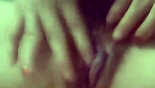 Amateur Girl Uses Toys On Pussy