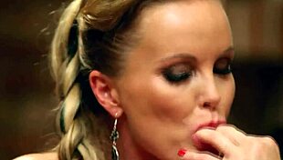 i'm feeling so aroused while masturbating my hermosa body