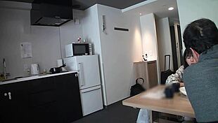 Wow, private sex with a Japanese magazine model feels so exclusive!