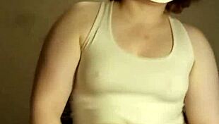 เฮ้ยลูก, อยากเห็นนมใหญ่ทำเองของฉันบนไลฟ์สดไหม?