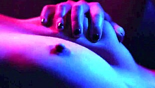 hot female bodyguard persuades politician to choose women