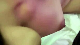 me gusta masturbar su pene duro antes de su viaje