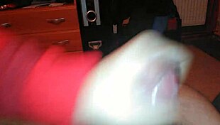 Amateur Handjob Leads to Explosive Cum in Raw Action