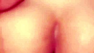 me gusta masturbar su pene duro antes de su viaje