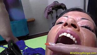 Wow, milf tedesca oliata con tette grandi viene gangbangata forte!