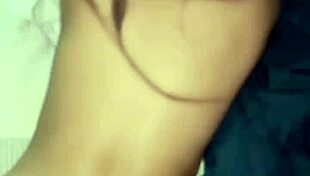 me gusta masturbar su pene duro antes de su viaje