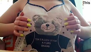 Adik tiri malu-malu tunjukin tetek alami gede ke kamera daripada belajar, rasanya nakal banget