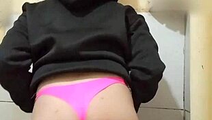 ติดใจสาวครอสเดรสเซอร์เซ็กซี่ในกางเกงในเล็ก 18+ เลย