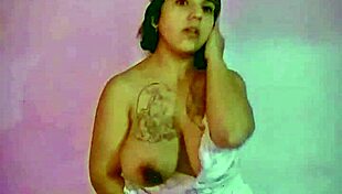 jugando con dildo y vibrador doble penetracion 😏