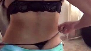 Rica Latina Meneando Su Lindo Trasero