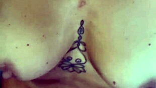 Jones' wife says, 'Watch me masturbate my beautiful pussy to orgasm'