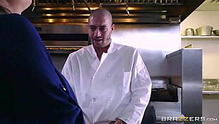 Brazzers - Dirty Milf Ava Addams Fucks Chef With Body Paint On! 😍